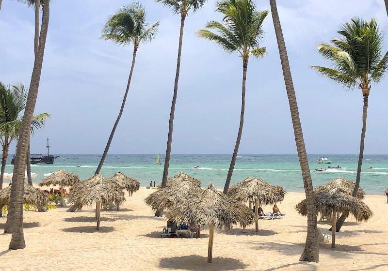 Las Terrazas Vip Pool Beach Club & Spa