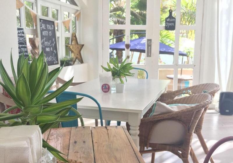 Las Terrazas Vip Pool Beach Club & Spa