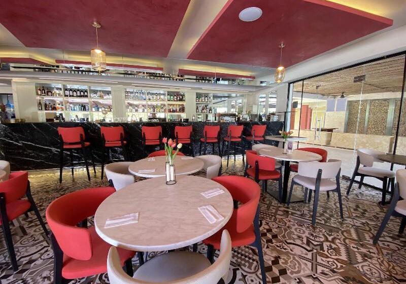 Las Terrazas Vip Pool Beach Club & Spa