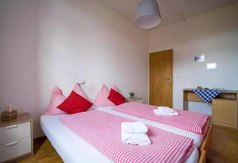 ペンション Berggasthaus Tannalp