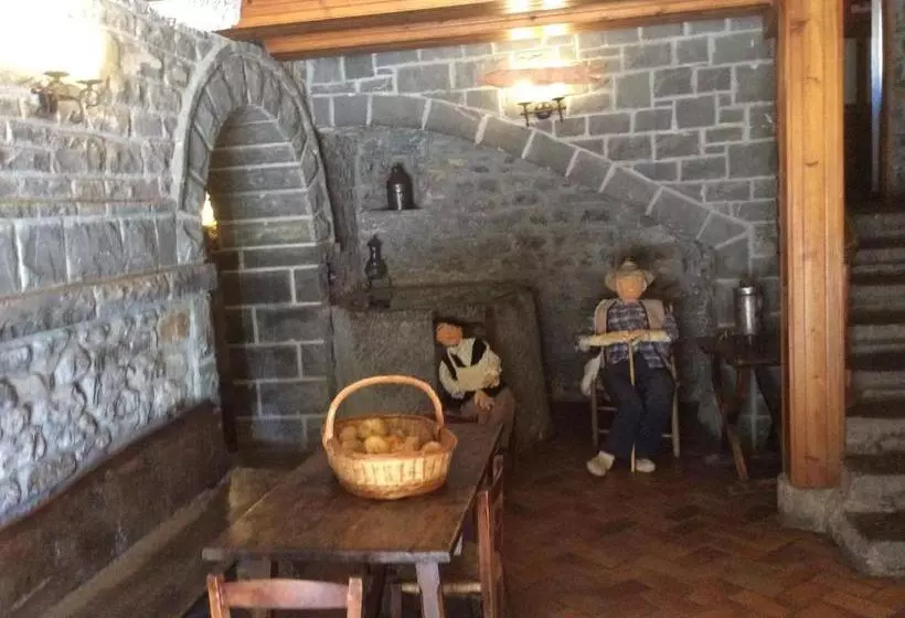 ペンション Fonda Carrera