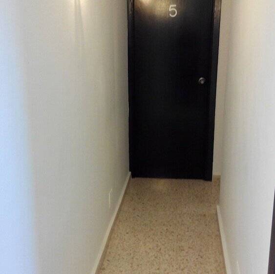 پانسیون Hostal Ocana Manilva