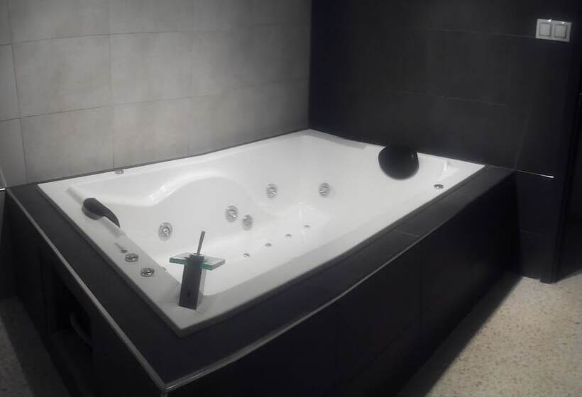 پانسیون Hostal Ocana Manilva