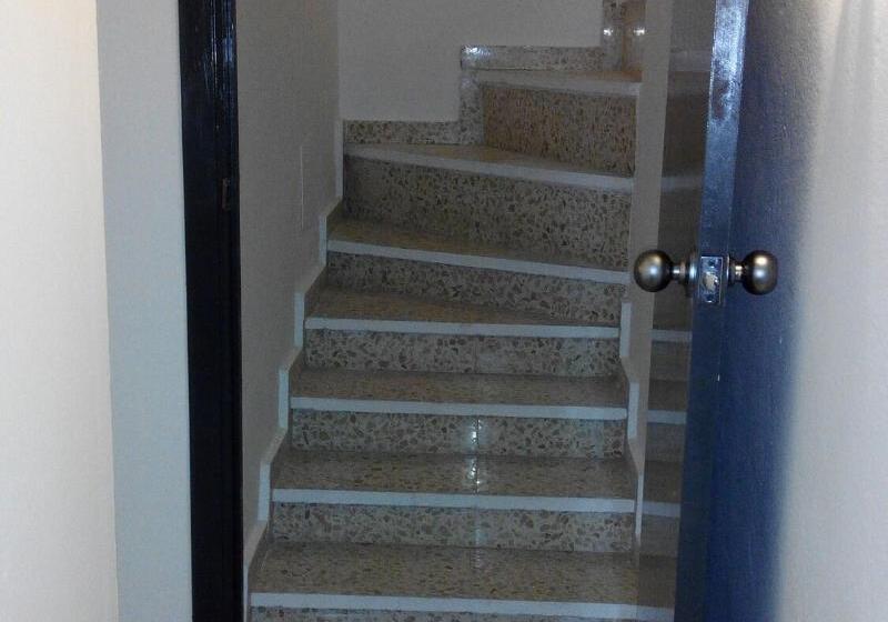 پانسیون Hostal Ocana Manilva