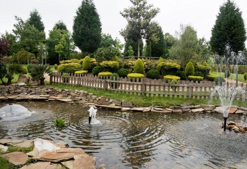 بنسيون Hostal Restaurante O Cadaval