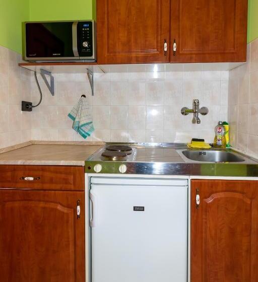 ペンション Kék Lagúna Vendégház