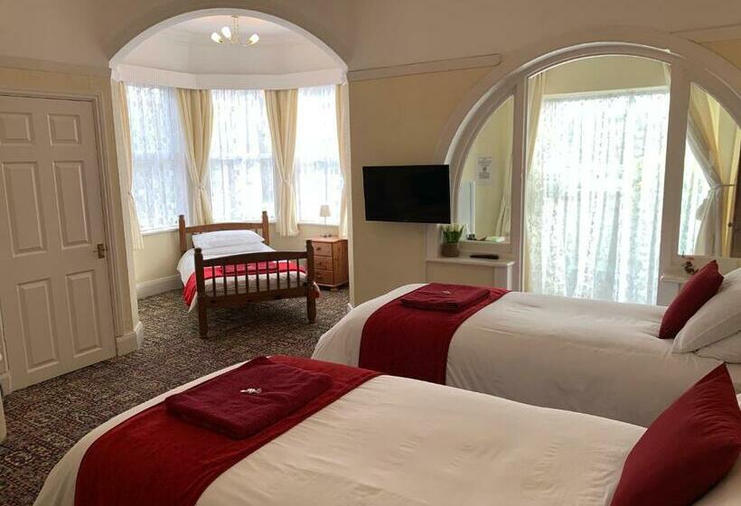 بنسيون Knighton Lodge