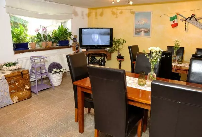 Majatalo Villa De Likua