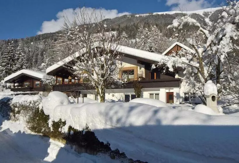 ペンション Haus Hasslacher