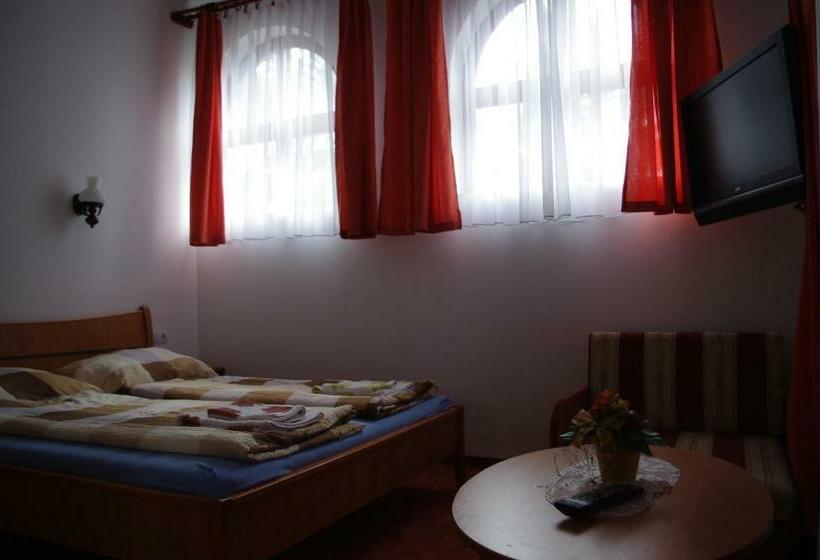 Пансион Horváth Kert Vendégház