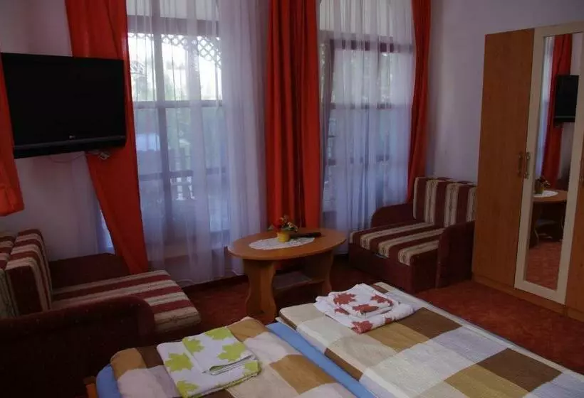 ペンション Horváth Kert Vendégház