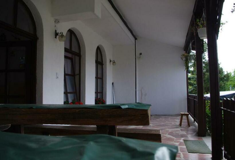 Пансион Horváth Kert Vendégház