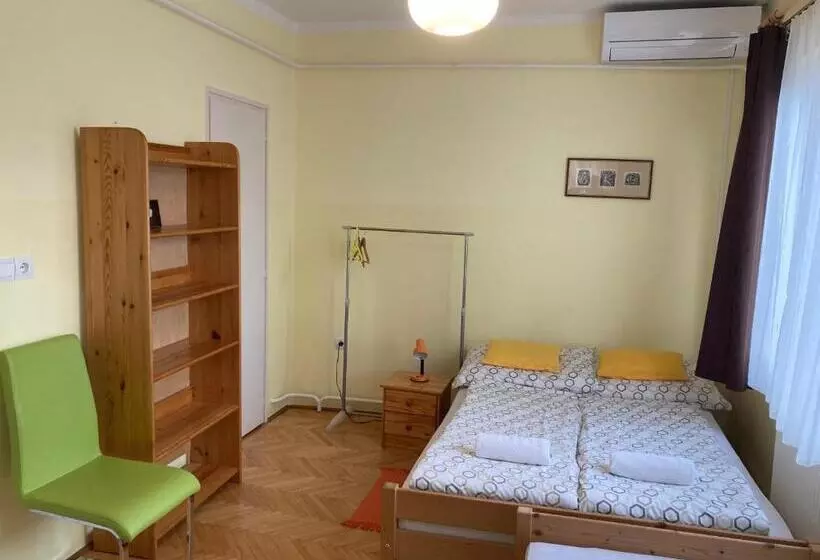 ペンション Kurca Parti Vendégház