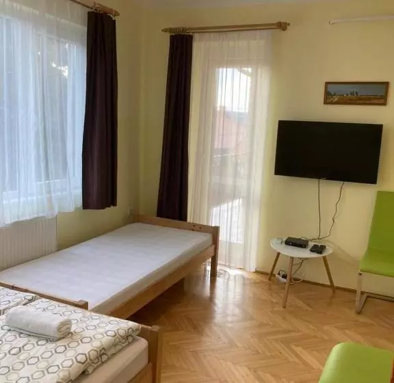 ペンション Kurca Parti Vendégház