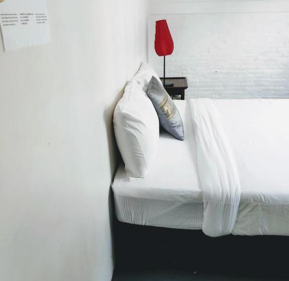 Pensão Pink Guest House