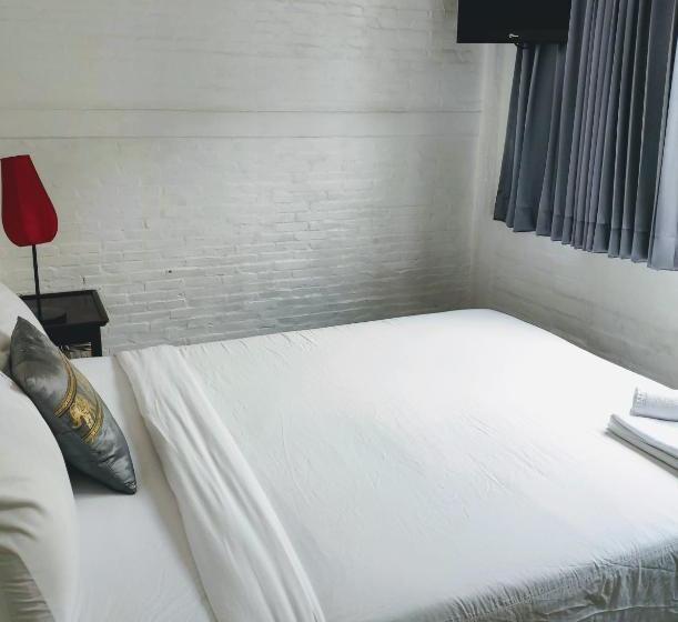 Pensão Pink Guest House