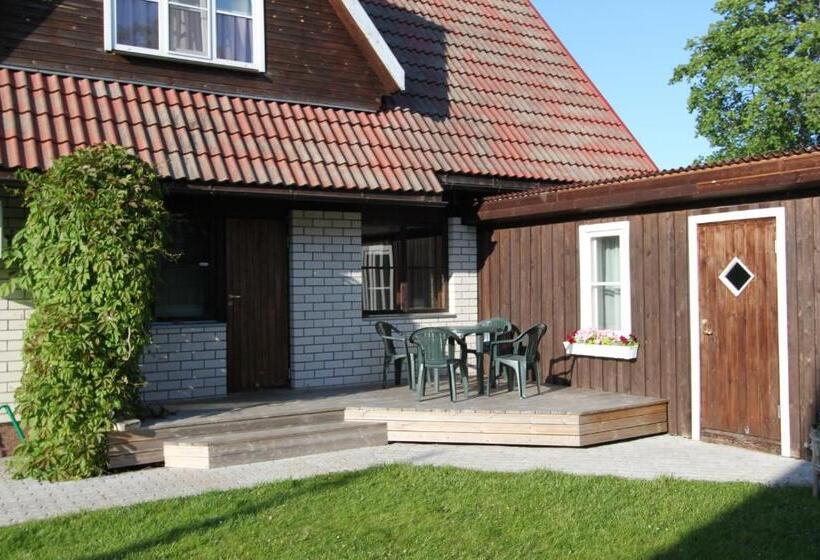 پانسیون Tiigi Accommodation