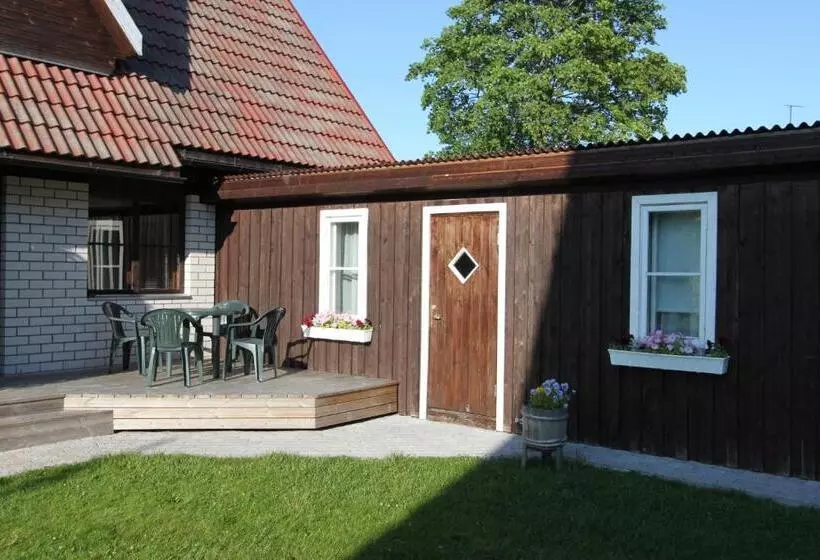 پانسیون Tiigi Accommodation