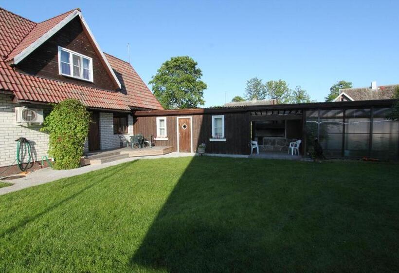 پانسیون Tiigi Accommodation