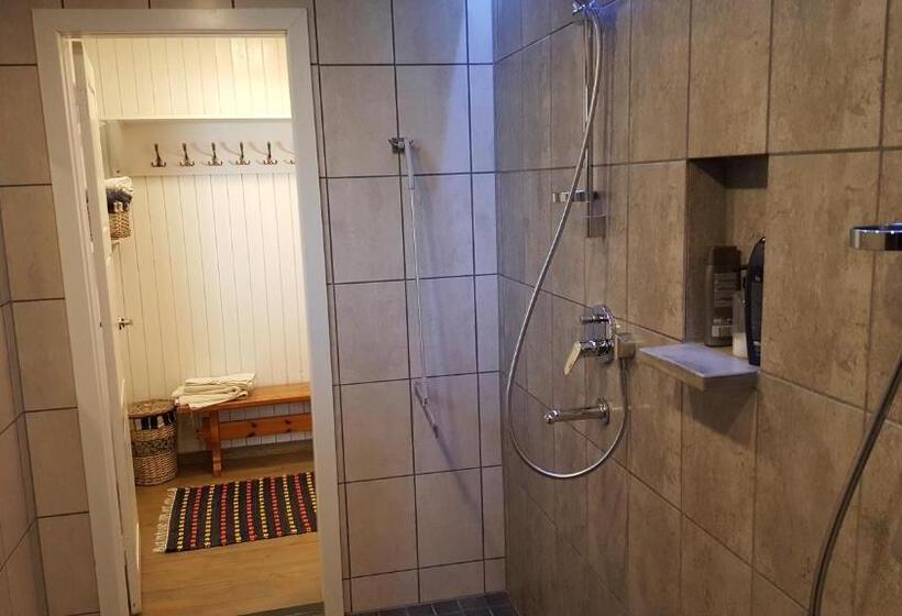 پانسیون Tiigi Accommodation