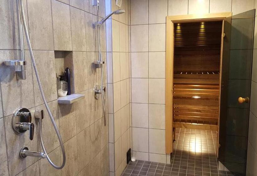 پانسیون Tiigi Accommodation