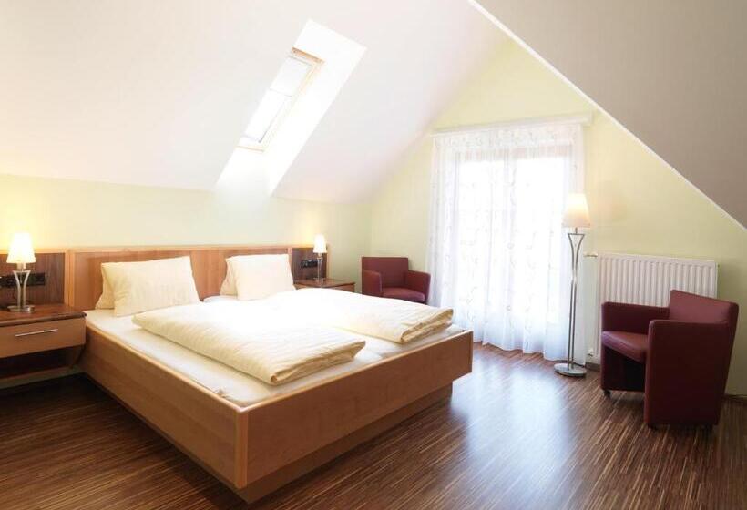 Pensionat Weingut Skoff Original