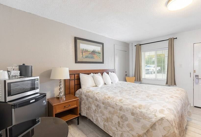 旅馆 Vineyard Valley Inn