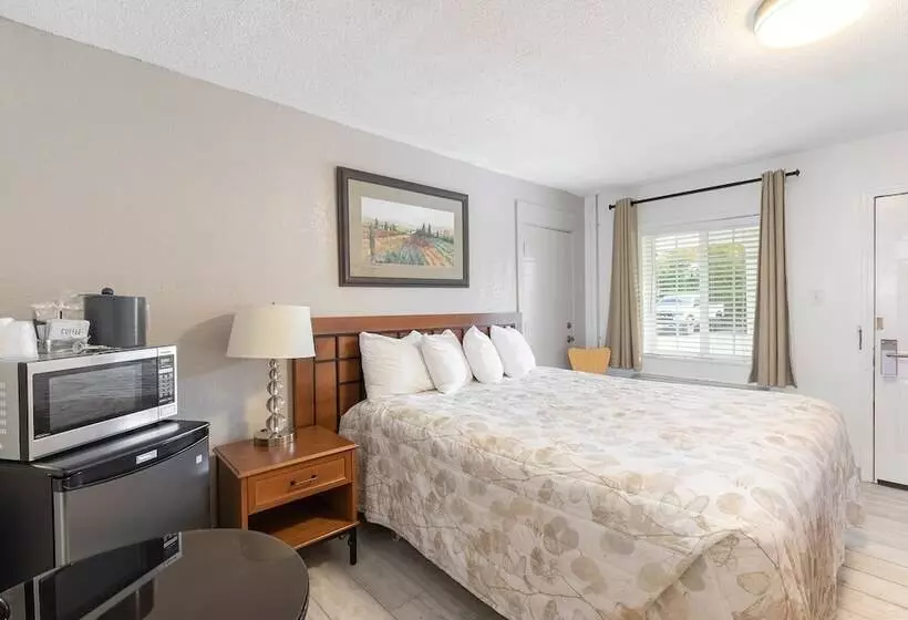 Retkeilymaja Vineyard Valley Inn