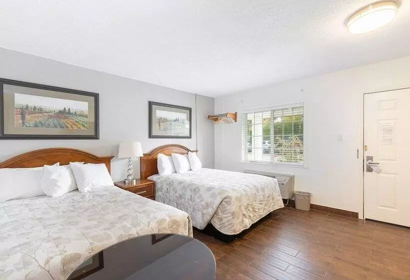 Retkeilymaja Vineyard Valley Inn