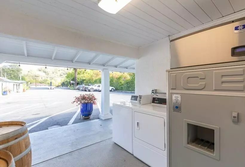 Retkeilymaja Vineyard Valley Inn