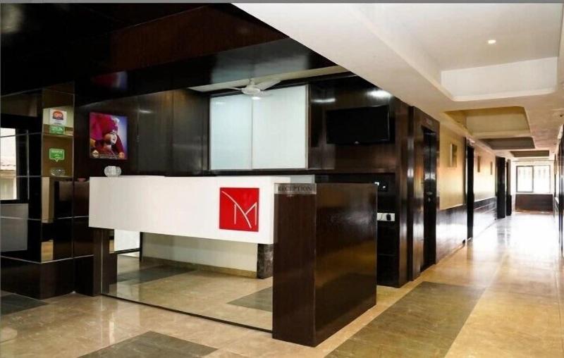 Отель The Metro Park