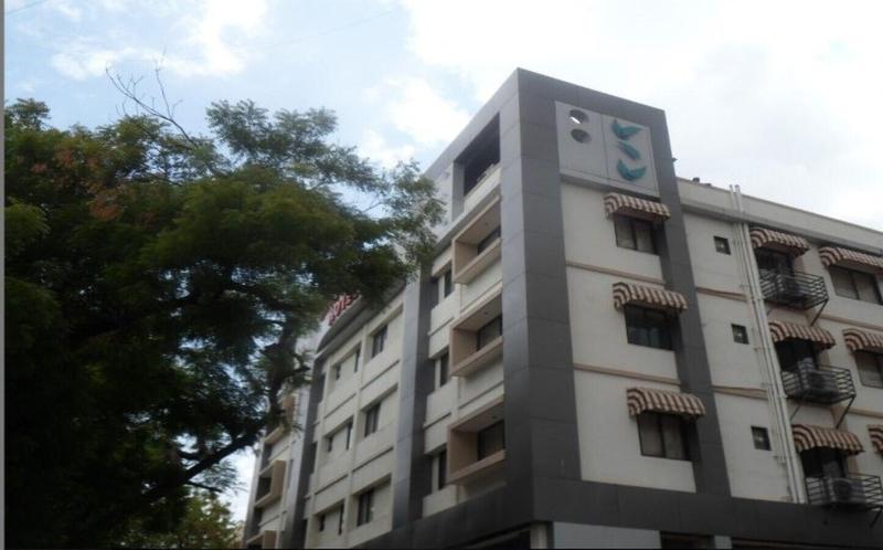 Отель The Metro Park