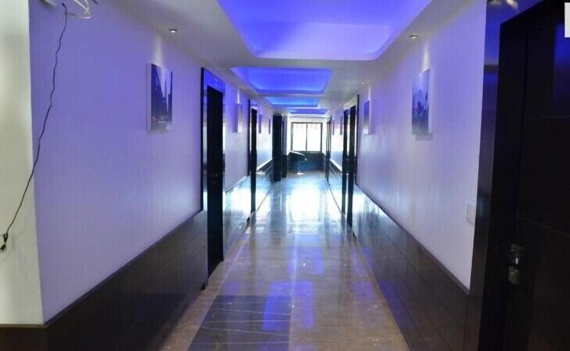 Отель The Metro Park