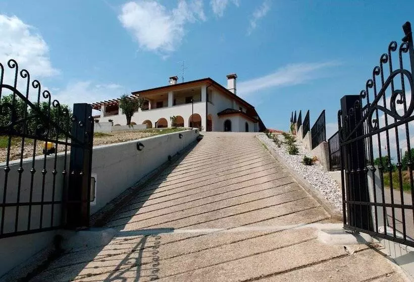 Hotelli Agriturismo Casa Shangri La