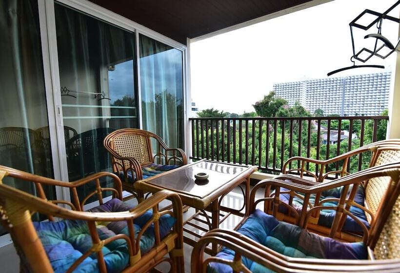 פנסיון Joy House Jomtien Beach