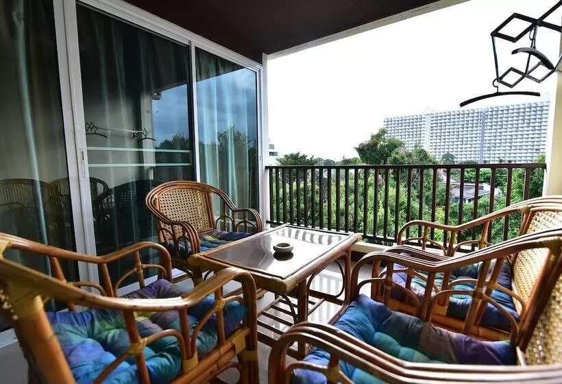 ペンション Joy House Jomtien Beach