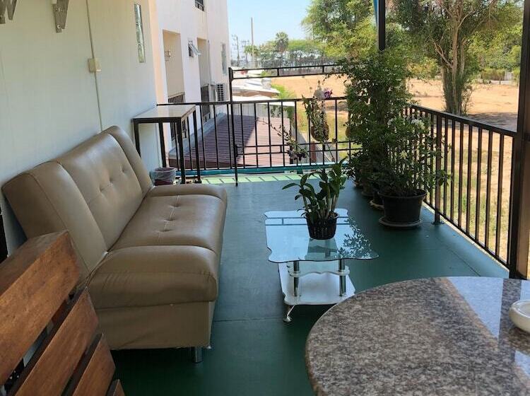 פנסיון Joy House Jomtien Beach