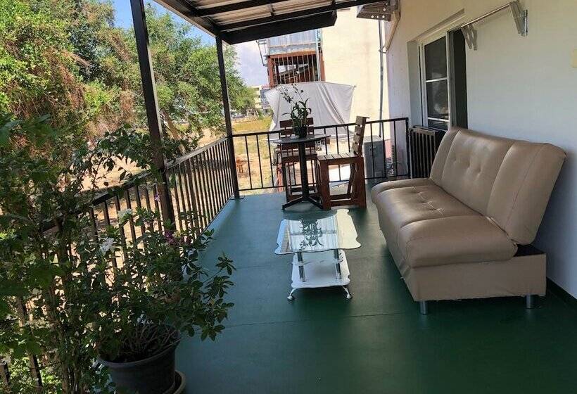 פנסיון Joy House Jomtien Beach