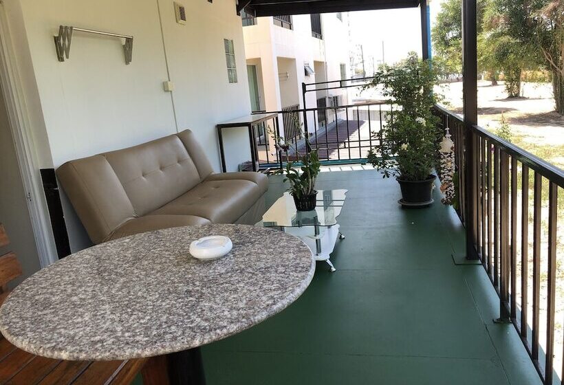 פנסיון Joy House Jomtien Beach