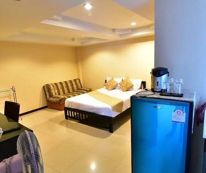 ペンション Joy House Jomtien Beach