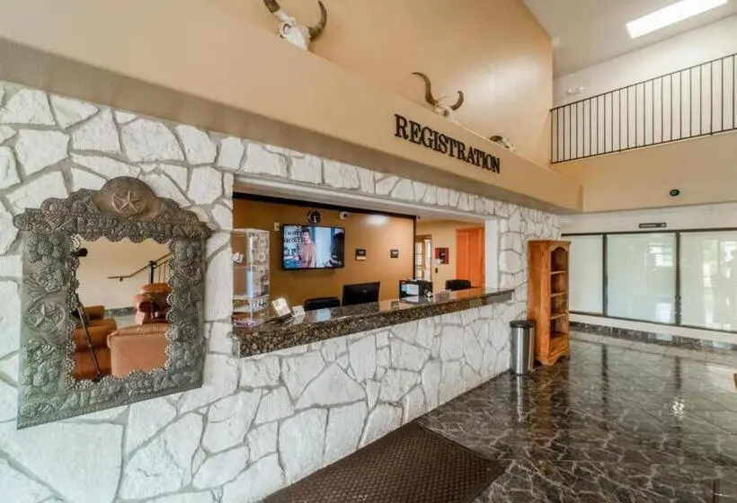 ホテル Texan Inn By Oyo Beeville Us 181