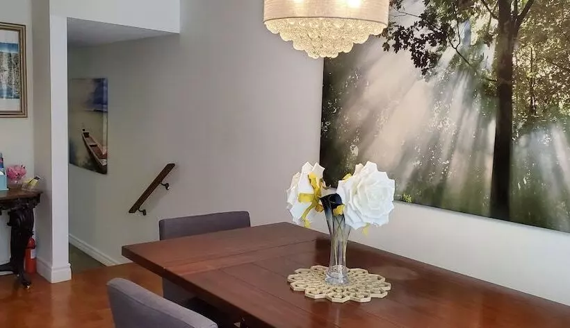 پانسیون Margie Townhome Suites