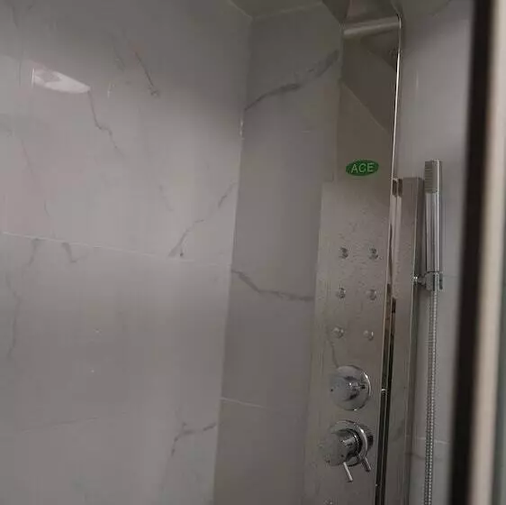 پانسیون Margie Townhome Suites