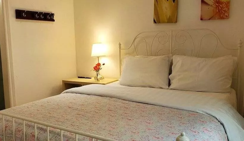 پانسیون Margie Townhome Suites