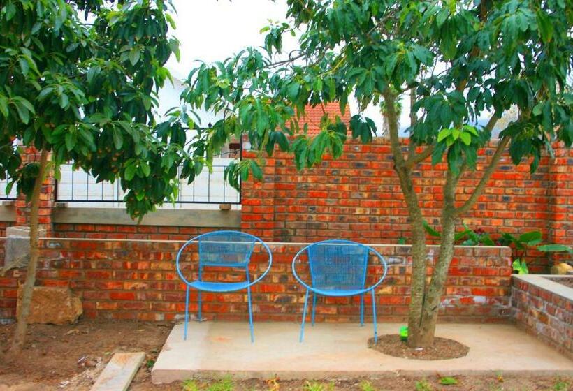 פנסיון Reheifo Lodge