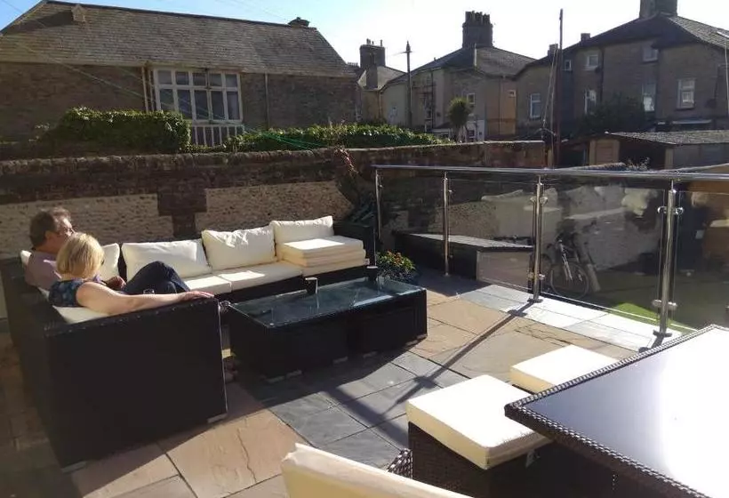 ペンション Somerton Guest House