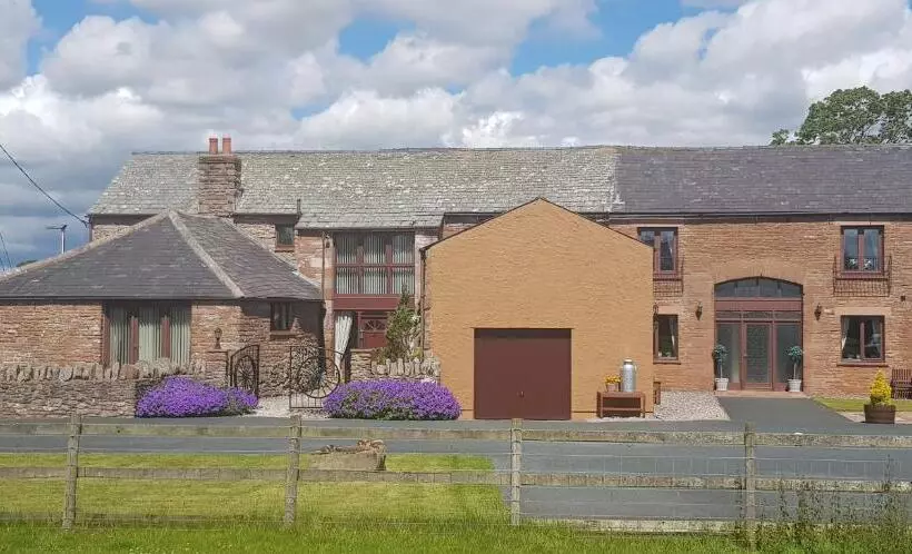 ペンション The Ginney Country Guest House