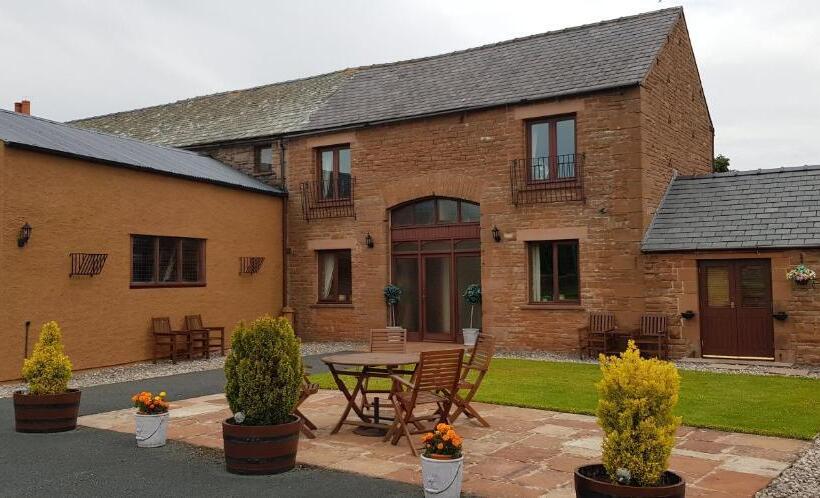 بنسيون The Ginney Country Guest House