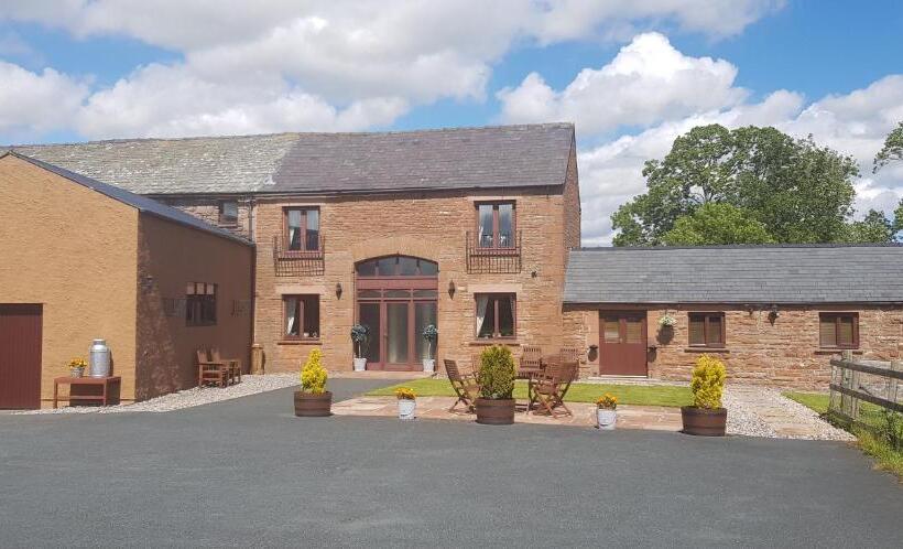 بنسيون The Ginney Country Guest House