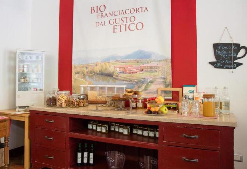 בית מלון כפרי Cascina Clarabella